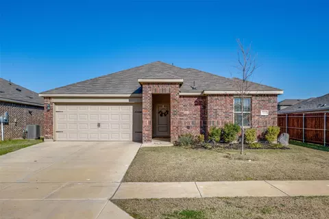 1533 Skyline Dr, Denton, TX 76207