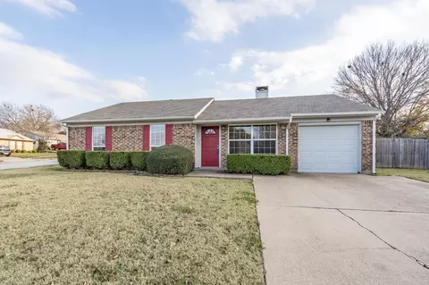 4210 Glen Pines Dr, Arlington, TX 76016