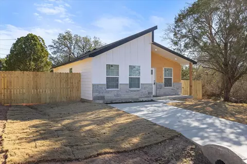 5811 Lake Granbury Trl, Granbury, TX 76048