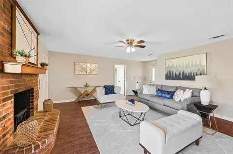 1602 Meadow Ct, Midlothian, TX 76065