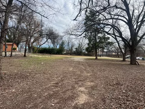 341 Cheshier Rd, Lancaster, TX 75146