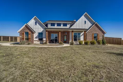 250 Fair Meadows Dr, Waxahachie, TX 75165