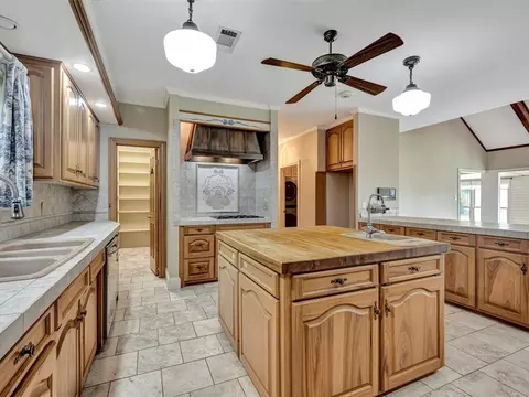 724 E Texas Rd, Lufkin, TX 75901 photo 13