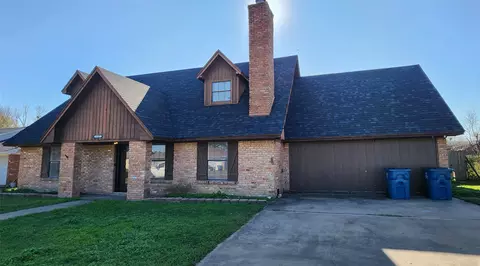 1102 La Villeta St, Mexia, TX 76667