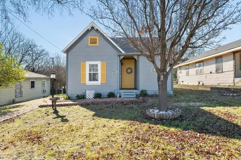 412 W Acheson St, Denison, TX 75020