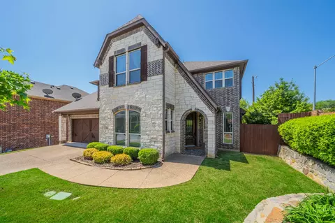 3011 Starlight Ct, Euless, TX 76039 photo 2