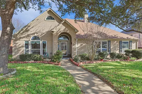 2106 Menton Pl, Carrollton, TX 75006