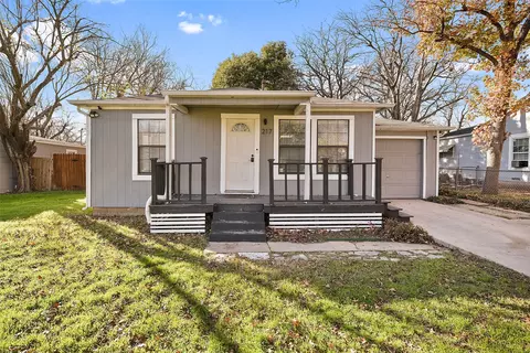 217 Lockwood St, White Settlement, TX 76108