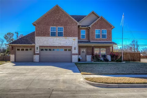 5004 Peacock Ln, Greenville, TX 75402
