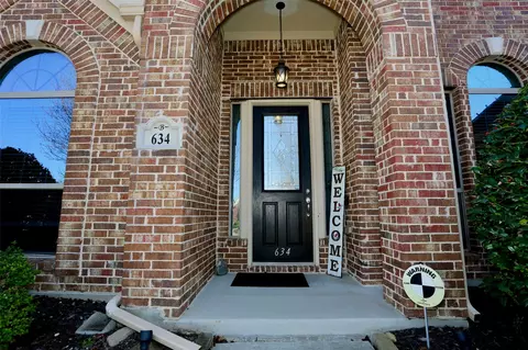634 Allister Ct, Roanoke, TX 76262