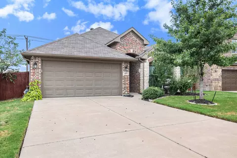 957 Lost Heather Dr, Saginaw, TX 76179
