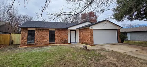 3516 Brookhurst Ln, Arlington, TX 76014