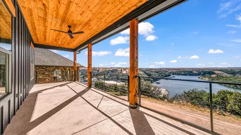 320 Melbourne Trl, Graford, TX 76449