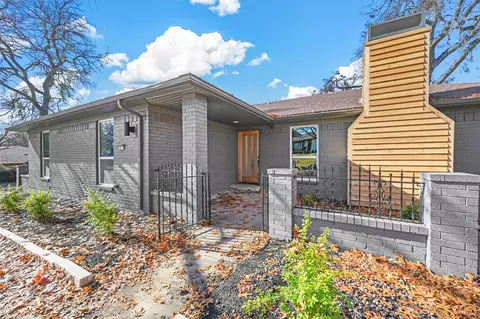 4803 Ashbrook Rd, Dallas, TX 75227