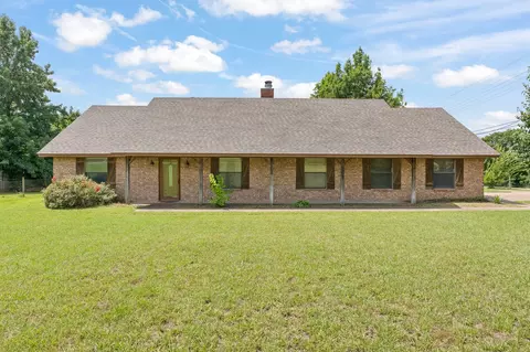649 Jacie Ct, Burleson, TX 76028