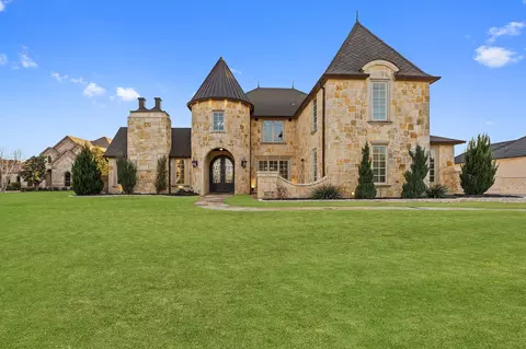 6017 Lakeside Dr, Fort Worth, TX 76179