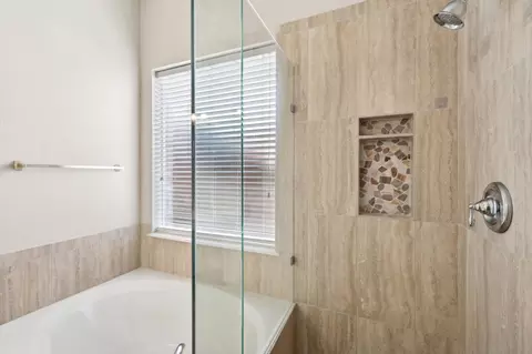 Bath - 1640 Meadows Ave, Lantana, TX 76226 photo 3 of 5