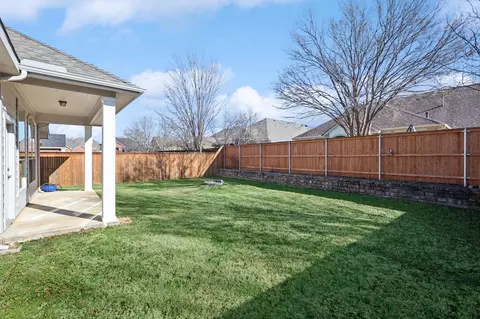 Exterior - 1640 Meadows Ave, Lantana, TX 76226 photo 3 of 3