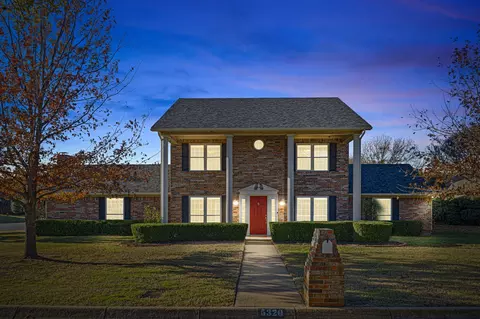 5320 Wagon Track Ct, Fort Worth, TX 76132