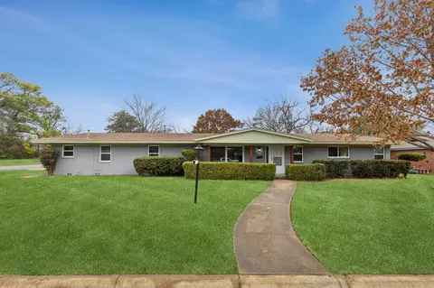 7217 Riviera Dr, North Richland Hills, TX 76180