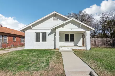 2319 Dell St, Fort Worth, TX 76111