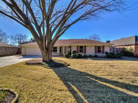 5705 Rio De Janeiro Cir, North Richland Hills, TX 76180