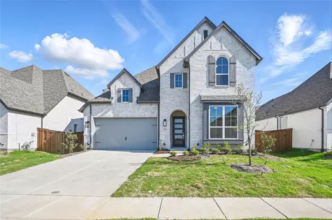 1708 Crescent Star Dr, Aubrey, TX 76227