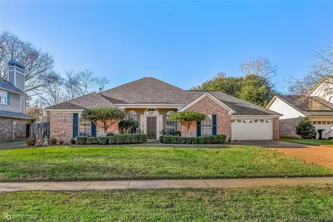 1221 Whitehall Dr, Bossier City, LA 71112