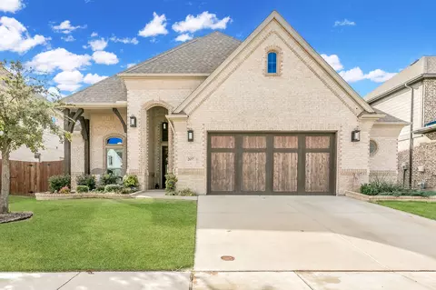2657 Stadium View Dr, Fort Worth, TX 76118