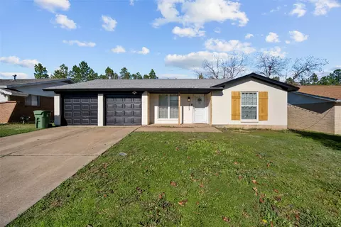 1113 Wildwood Dr, Arlington, TX 76011