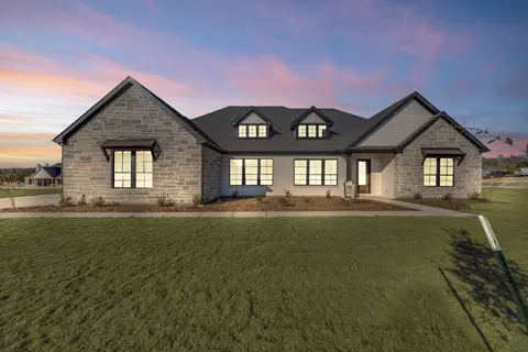 1075 Julian Dr, Van Alstyne, TX 75495