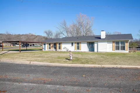 2813 Park Dr, Mineral Wells, TX 76067