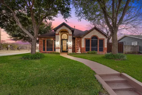 628 Ellen Ave, Hurst, TX 76053
