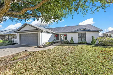 587 Bluebonnet Dr, Keller, TX 76248