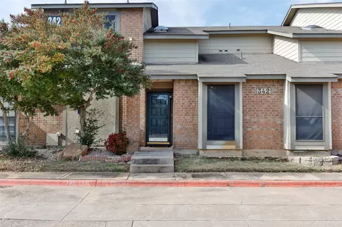 342 W Harwood Rd #B, Hurst, TX 76054