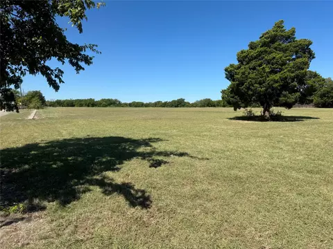 1023 N Cockrell Hill Rd, Duncanville, TX 75116
