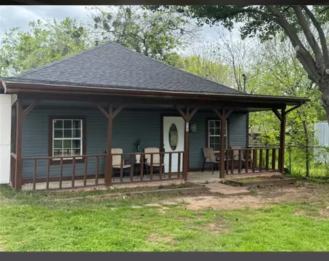 217 W Jones St, Krum, TX 76249