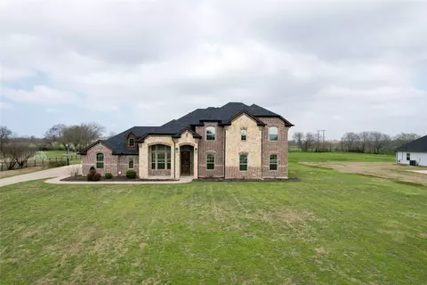 7622 Fall Creek Rd, Terrell, TX 75160