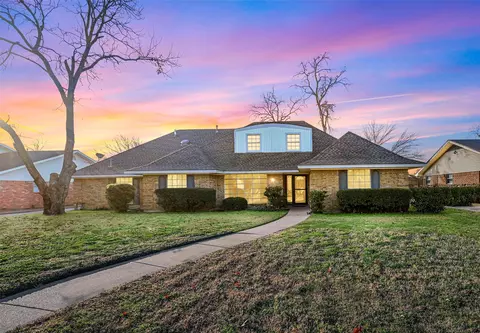 2814 Wood Wind Dr, Pantego, TX 76013