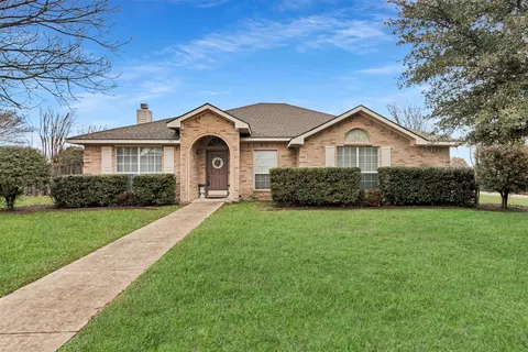 741 Crest Ridge Dr, Midlothian, TX 76065