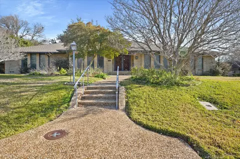 7185 Kendallwood Dr, Dallas, TX 75240