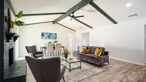 206 Iroquois Ln, Waxahachie, TX 75165