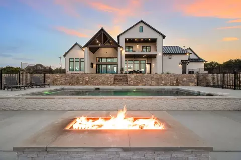 55 Glen Abbey Dr S, Graford, TX 76449