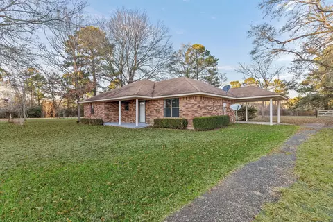 1968 Walnut St, Springhill, LA 71075 photo 3