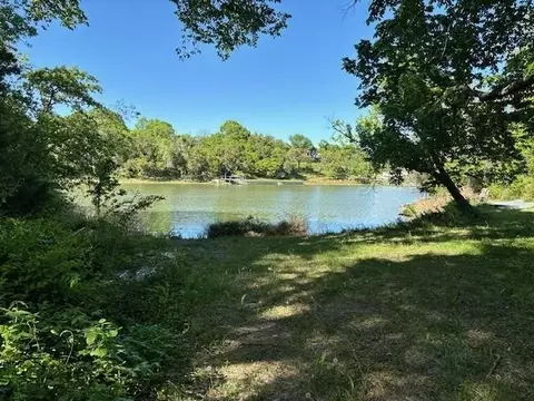 8316 Shoreview Dr, Fort Worth, TX 76108