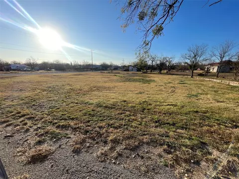 217 Brush St, Coleman, TX 76834