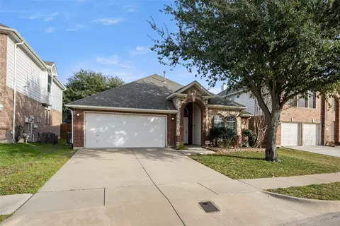 10032 Jessica St, Fort Worth, TX 76244