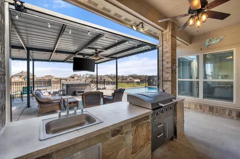 8861 Etta Ct, Waxahachie, TX 75167