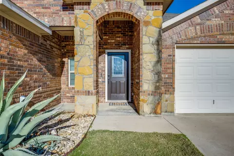 4103 Windmill Ct, Sanger, TX 76266