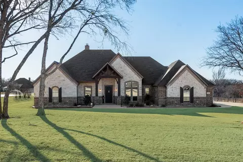 1365 Shadow Lakes Dr, Wills Point, TX 75169